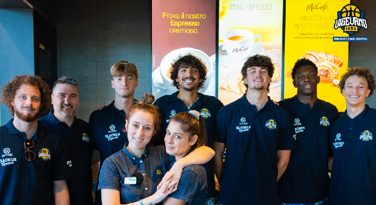 La squadra incontra i tifosi da McDonald’s